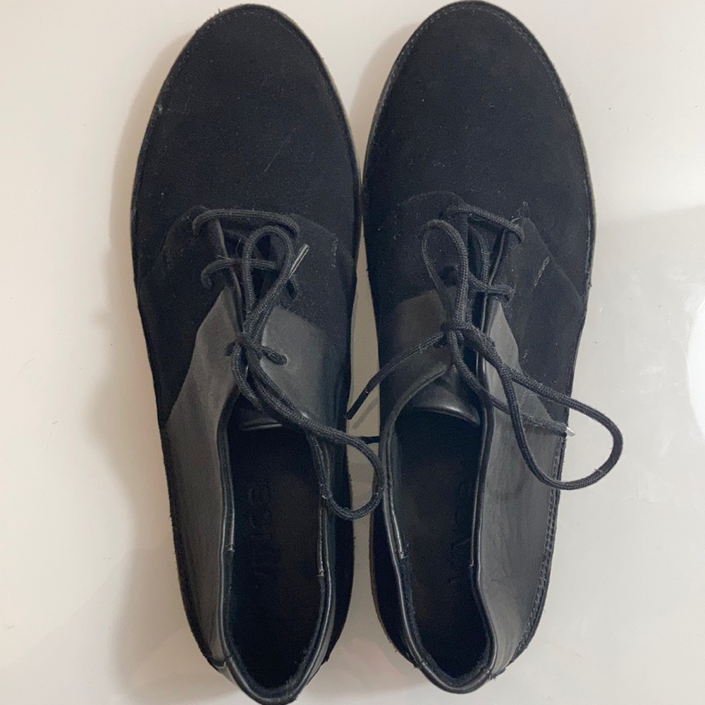 Vince suede/leather lace up shoes size 6